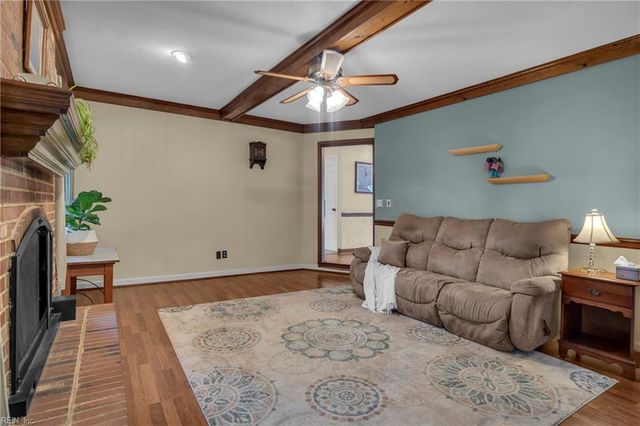 3208 Meadowbrook LN, Chesapeake, VA 23321