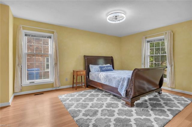 3208 Meadowbrook LN, Chesapeake, VA 23321