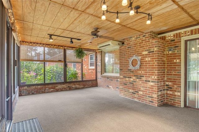 3208 Meadowbrook LN, Chesapeake, VA 23321