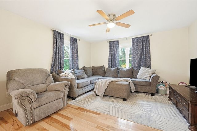 16 I Capen Road, Spencer, MA 01562