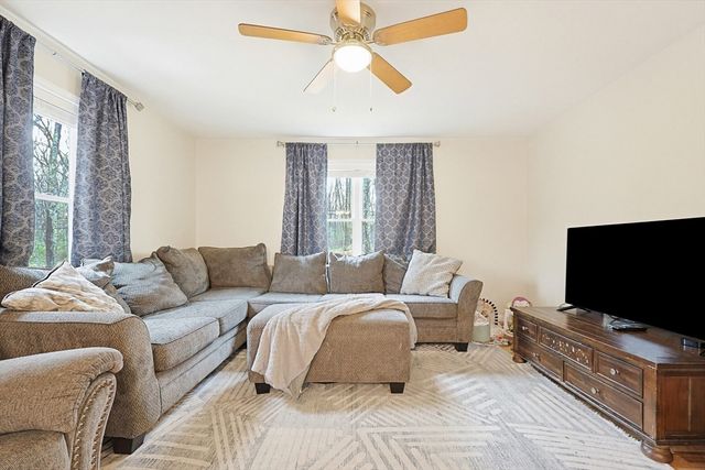 16 I Capen Road, Spencer, MA 01562