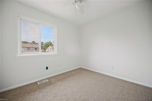 4184 Thistle CIR, Virginia Beach, VA 23462