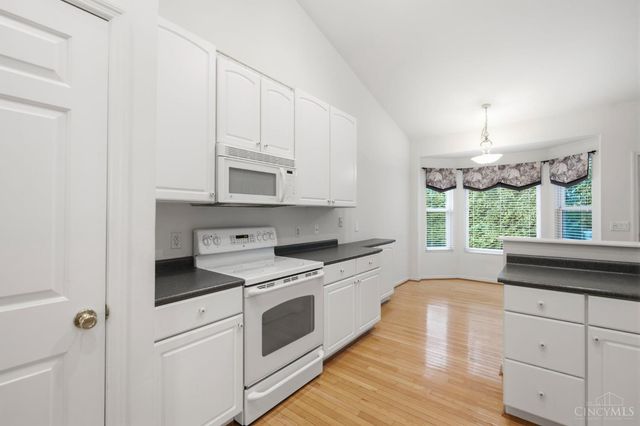 10187 Meadowknoll Drive, Symmes Twp, OH 45140