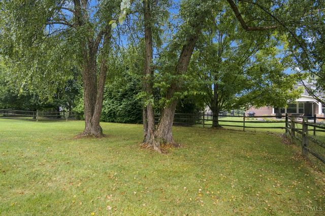 10187 Meadowknoll Drive, Symmes Twp, OH 45140