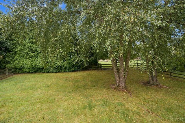 10187 Meadowknoll Drive, Symmes Twp, OH 45140