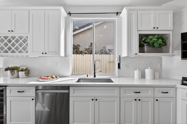 6217 Jefjen Way, Elk Grove, CA 95757