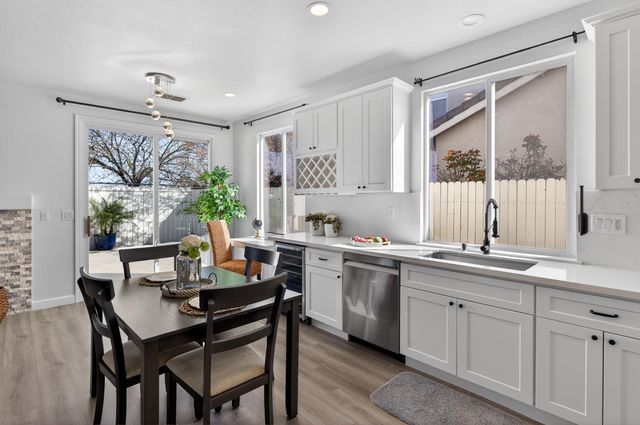 6217 Jefjen Way, Elk Grove, CA 95757