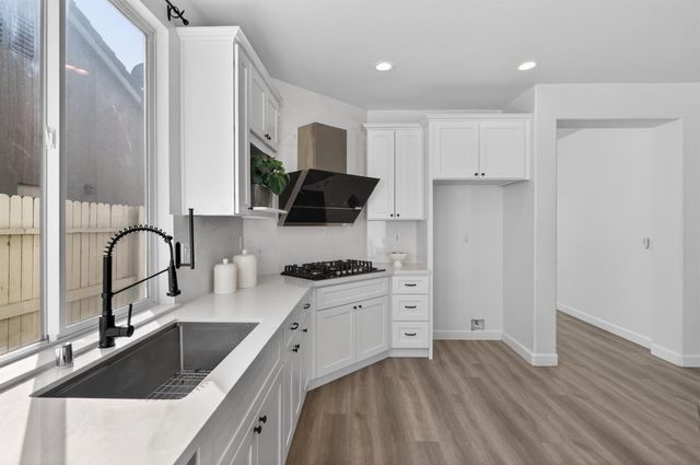 6217 Jefjen Way, Elk Grove, CA 95757