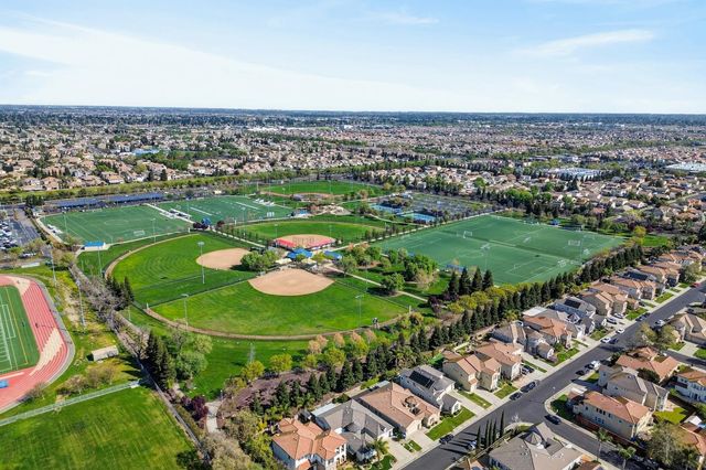 6217 Jefjen Way, Elk Grove, CA 95757