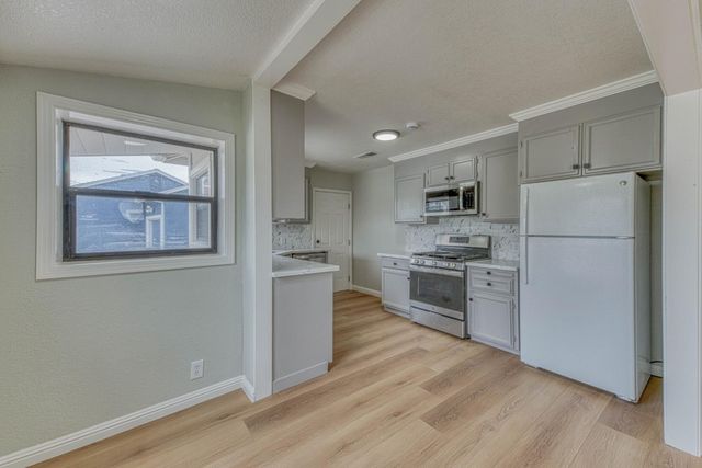 216 Toyon Avenue, Salinas, CA 93906
