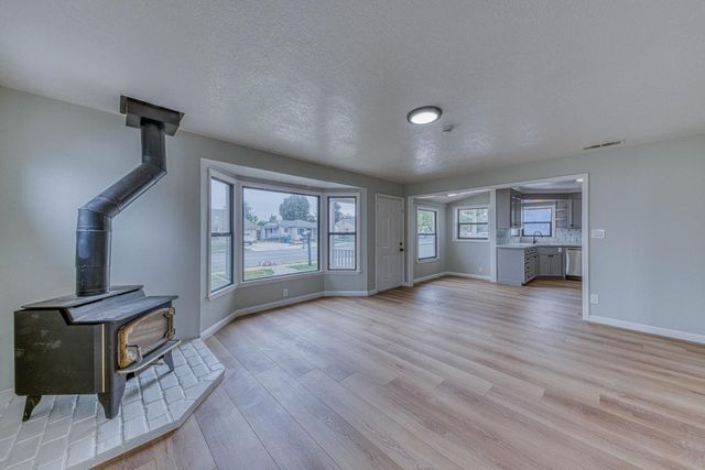 216 Toyon Avenue, Salinas, CA 93906