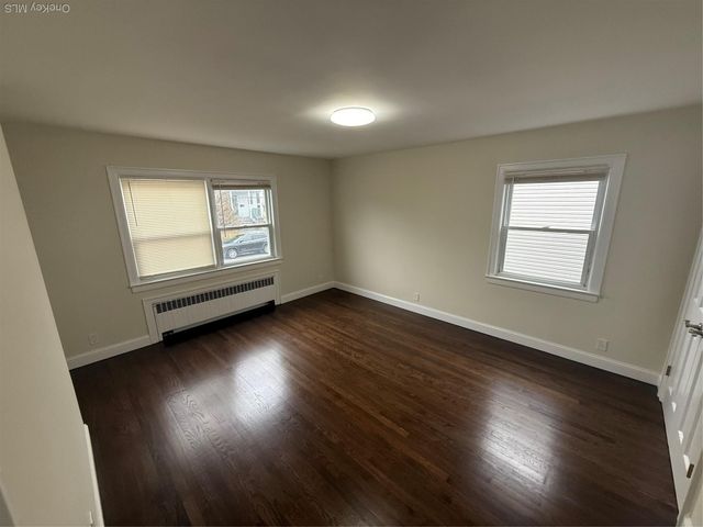 32 Dunwoodie Street, Yonkers, NY 10704