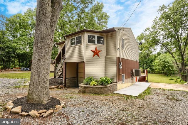 105 ELK DR, Carlisle, PA 17015