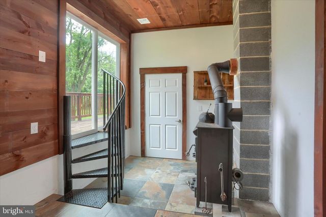 105 ELK DR, Carlisle, PA 17015