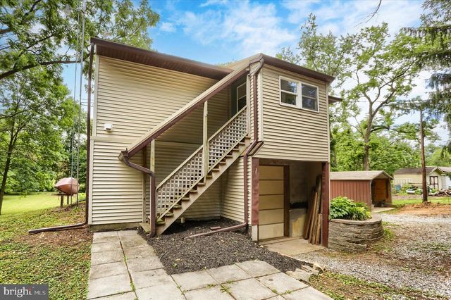 105 ELK DR, Carlisle, PA 17015