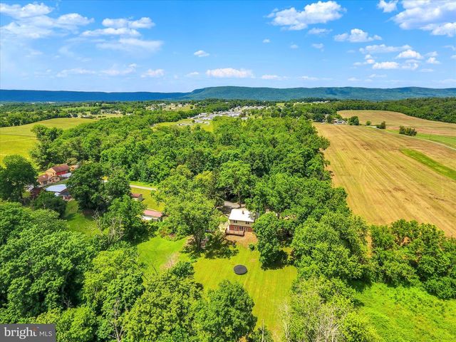 105 ELK DR, Carlisle, PA 17015