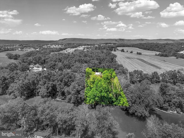105 ELK DR, Carlisle, PA 17015