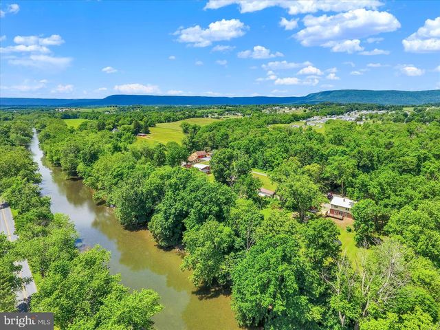 105 ELK DR, Carlisle, PA 17015