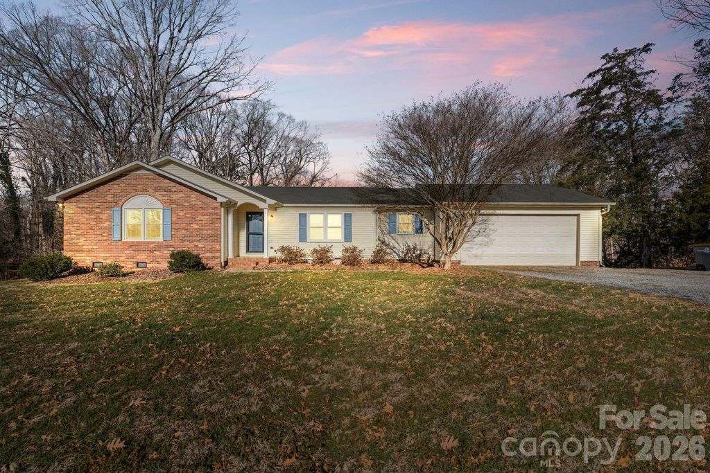 6200 Starlight Drive, Concord, NC 28027