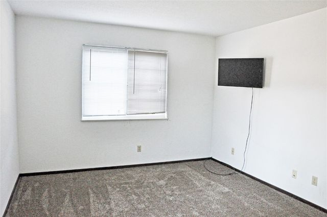 4551 Maureen Drive 33, Cedar Rapids, IA 52403