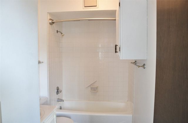 4551 Maureen Drive 33, Cedar Rapids, IA 52403