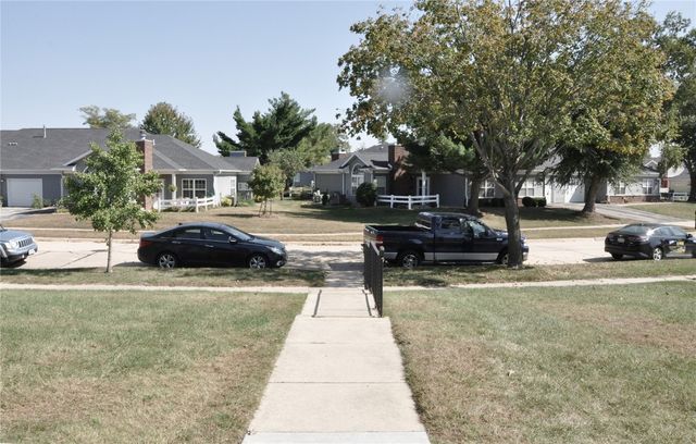 4551 Maureen Drive 33, Cedar Rapids, IA 52403