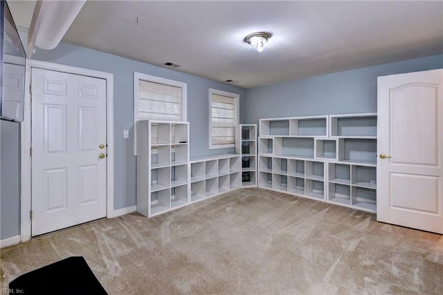 5320 Queen Bishop LN, Williamsburg, VA 23185