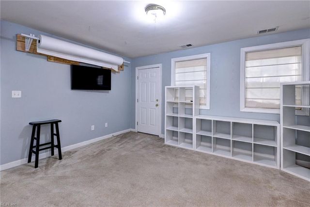 5320 Queen Bishop LN, Williamsburg, VA 23185