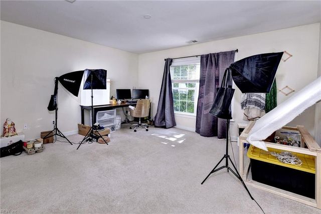 5320 Queen Bishop LN, Williamsburg, VA 23185