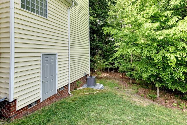 5320 Queen Bishop LN, Williamsburg, VA 23185