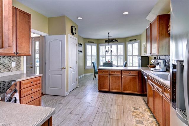 5320 Queen Bishop LN, Williamsburg, VA 23185