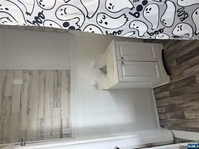 381-383 Centre 3, Nutley, NJ 07110