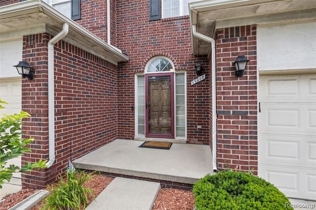 19208 W 11 Mile Road, Lathrup Village, MI 48076