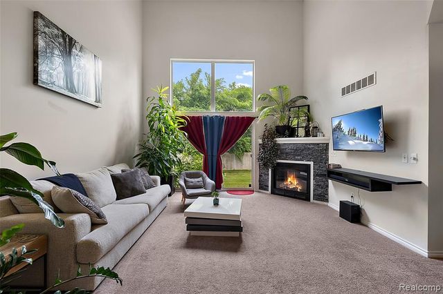 19208 W 11 Mile Road, Lathrup Village, MI 48076