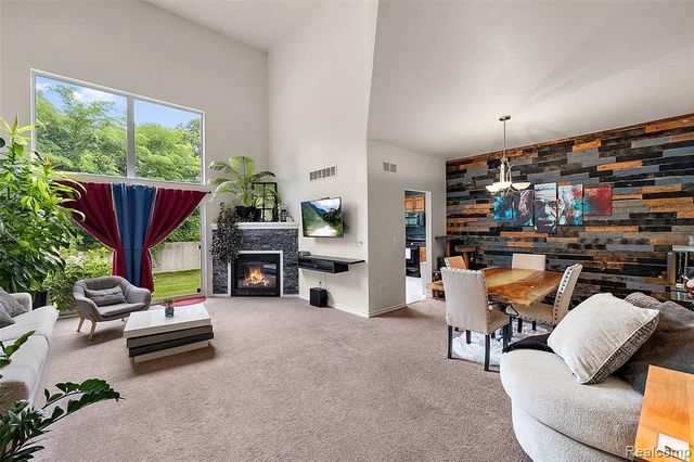 19208 W 11 Mile Road, Lathrup Village, MI 48076