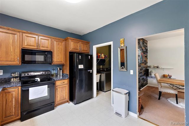 19208 W 11 Mile Road, Lathrup Village, MI 48076