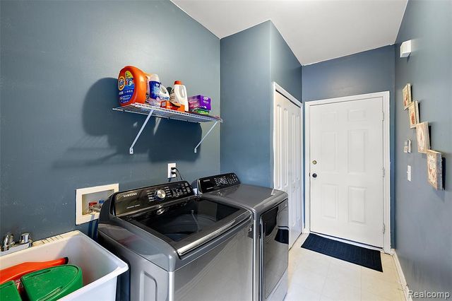 19208 W 11 Mile Road, Lathrup Village, MI 48076
