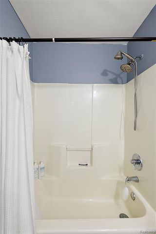 19208 W 11 Mile Road, Lathrup Village, MI 48076