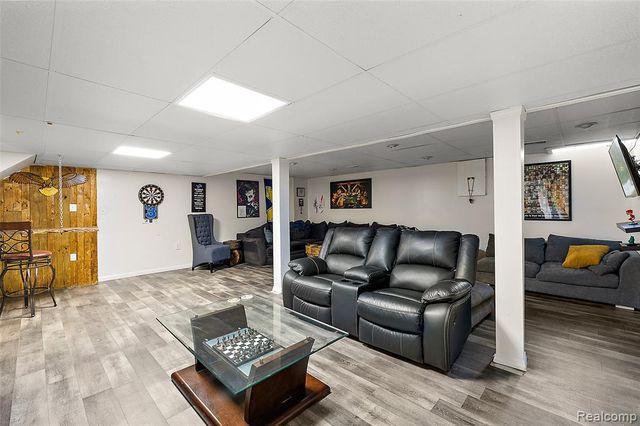 19208 W 11 Mile Road, Lathrup Village, MI 48076