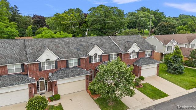 19208 W 11 Mile Road, Lathrup Village, MI 48076