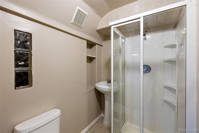 19208 W 11 Mile Road, Lathrup Village, MI 48076