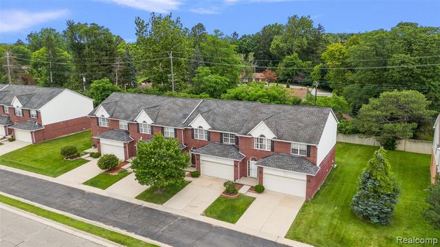 19208 W 11 Mile Road, Lathrup Village, MI 48076