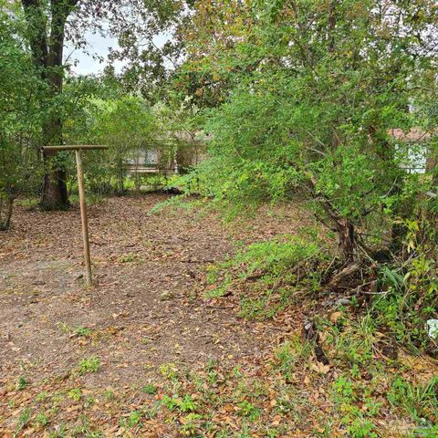 7771 Aaron Dr, Pensacola, FL 32534