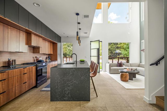 605 Brentwood ST 1, Austin, TX 78752
