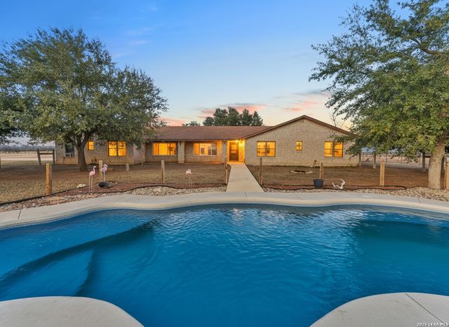 561 Barth, Poteet, TX 78065