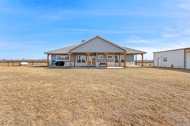 561 Barth, Poteet, TX 78065