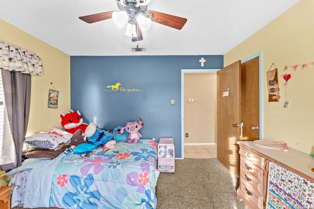 561 Barth, Poteet, TX 78065