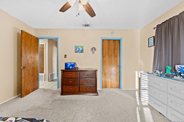 561 Barth, Poteet, TX 78065