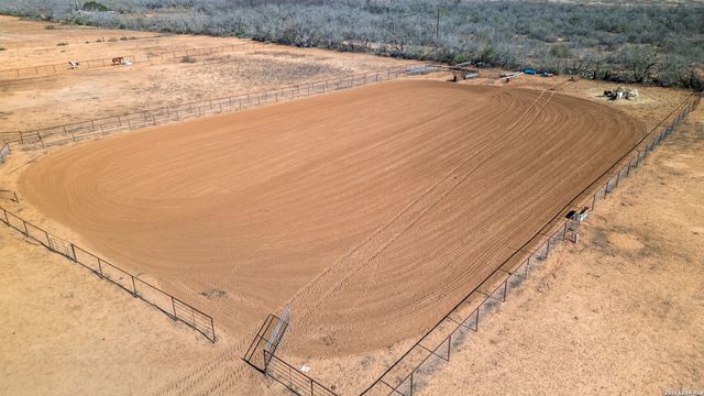 561 Barth, Poteet, TX 78065