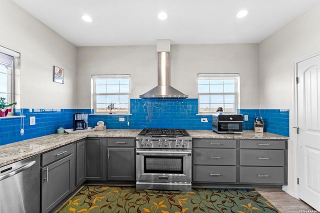 561 Barth, Poteet, TX 78065